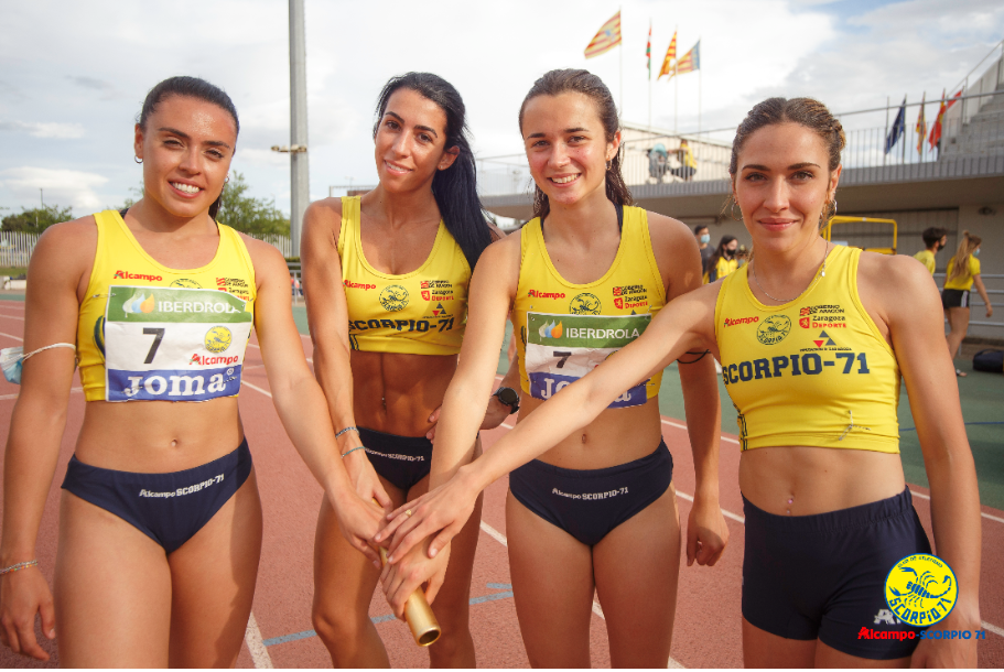 Nieves Mayo, Laura Fernández, Laura Cortés y Ruth Peña, campeonas de España de 4x400m. (Foto: Víctor Vieytes)