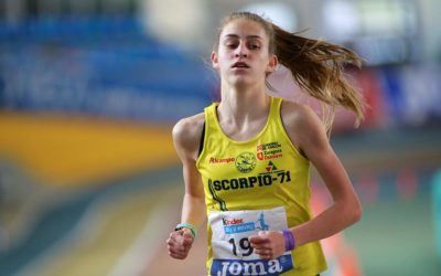 Greta Guerrero pulveriza el récord de Aragón Sub16 de 3.000m en pista cubierta