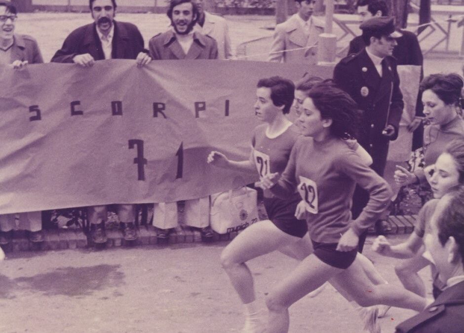 Montse Abelló (dorsal nº 22) en la primera carrera en la que participaron atletas de ALCAMPO-Scorpio71 tras su fundación. (Foto: Luis Sol)
