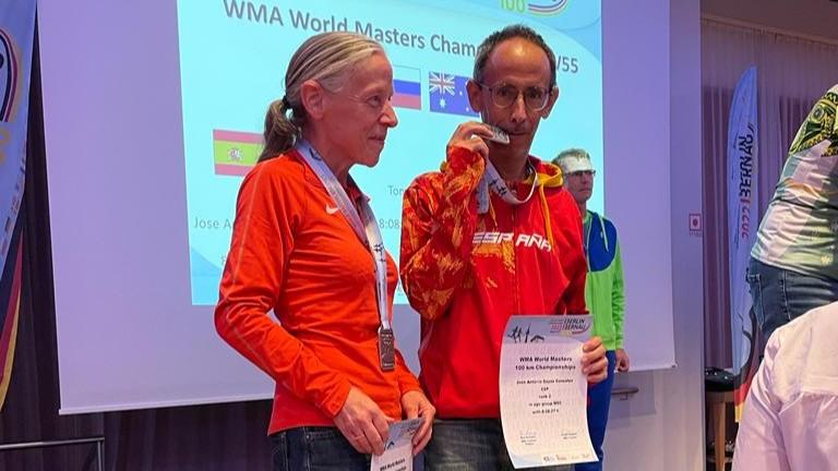 José Antonio Sayas, subcampeón del mundo M55 en el IAU 100km