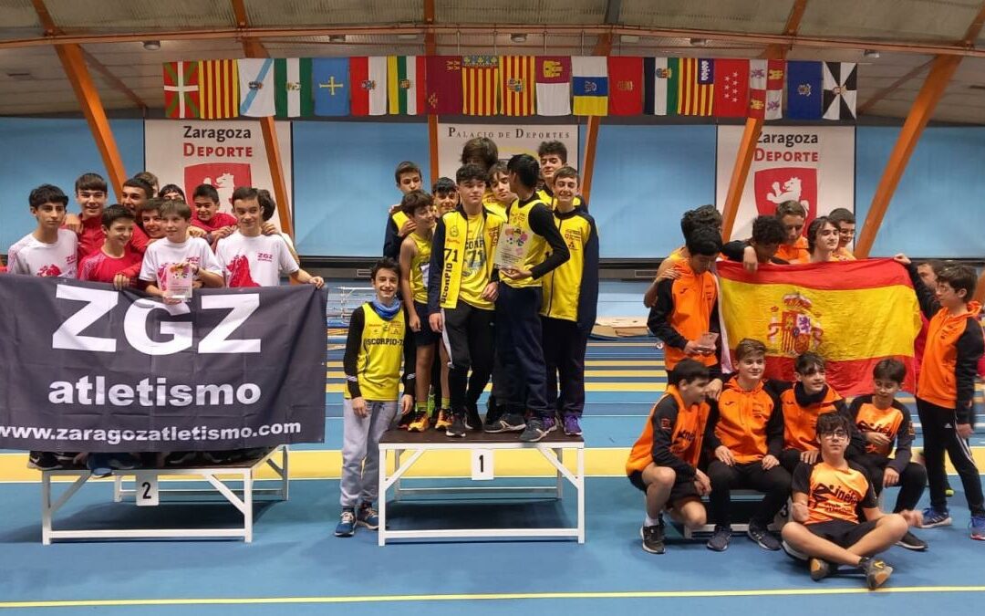 El equipo masculino de CA ALCAMPO-Scorpio71 en lo más alto del podio del Campeonato de Aragón de Clubes U16. (Foto: ALCAMPO-Scorpio71)