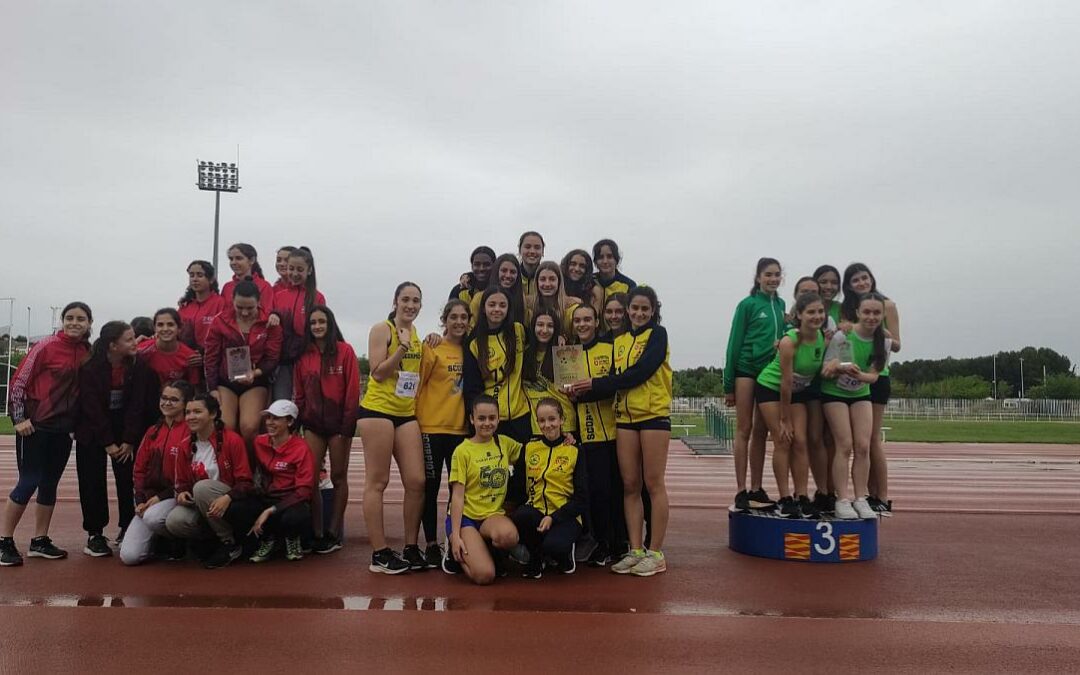 Equipo femenino Sub16 de la escuela de atletismo de ALCAMPO-Scorpio71. (Foto: ALCAMPO-Scorpio71)