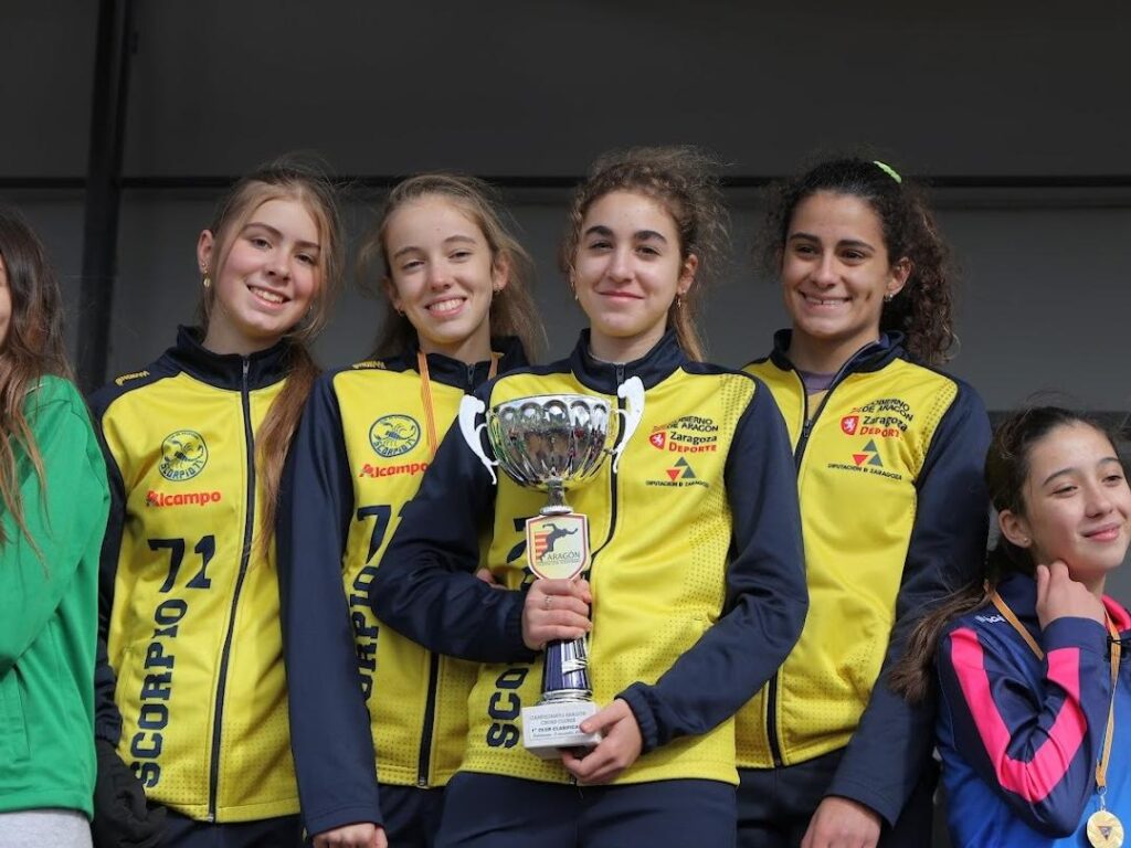 Equipo Sub16 femenino. (Foto: Atletismo Olimpo)