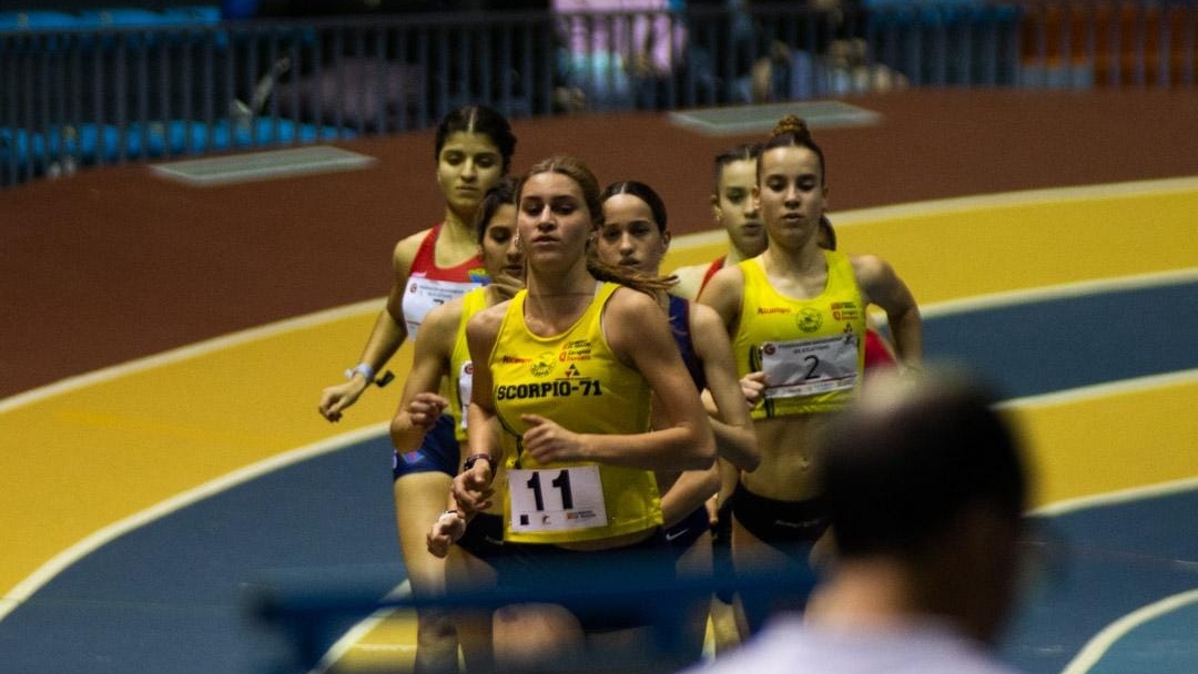 Disputa de una de las pruebas femeninas del Campeonato de Aragón Individual Short Track 2024. (Foto: ALCAMPO-Scorpio71)